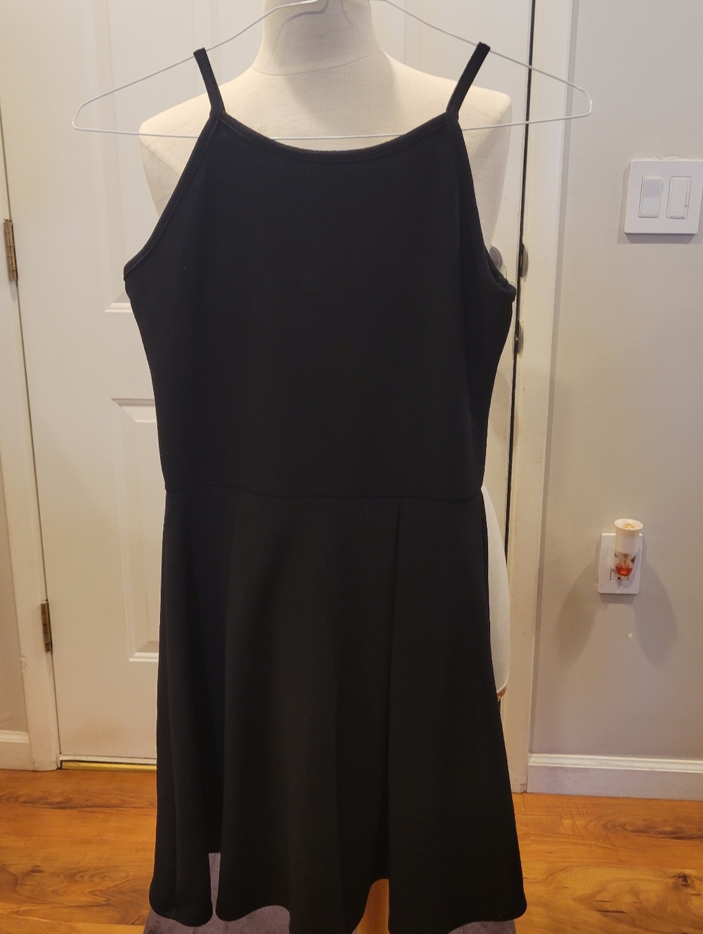 👗NWT~ OLIVIA RAE Black Spaghetti-Strap Fit & Flare Dress